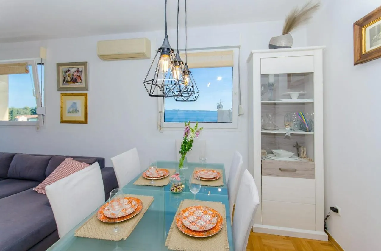 Modern Apartment With Sea View And Secure Garage سبليت