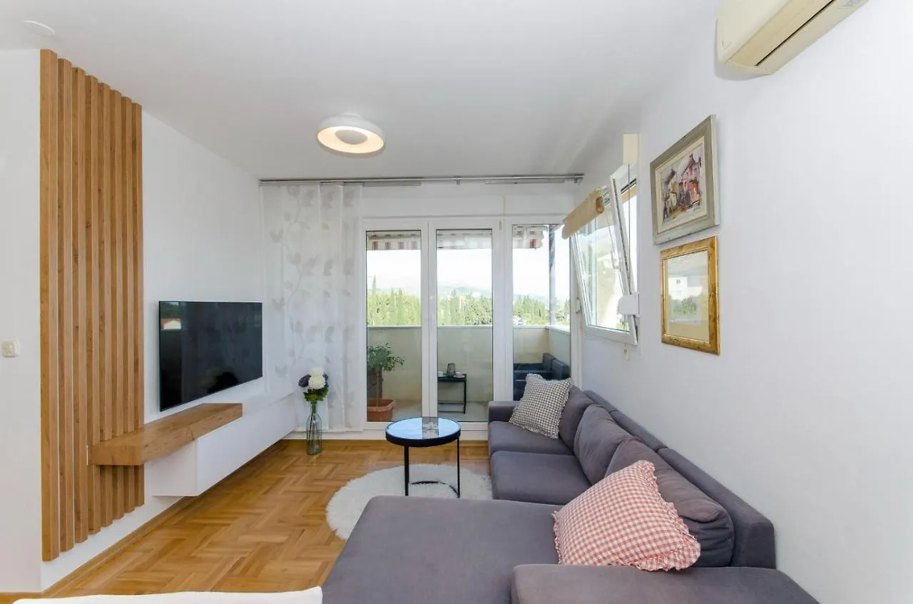 Modern Apartment With Sea View And Secure Garage Split 0*,